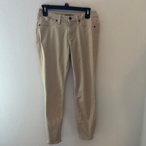Max Jeans Sz 8 Skinny stretch vanilla color light tan Mid rise 8 1/2” ankle jean